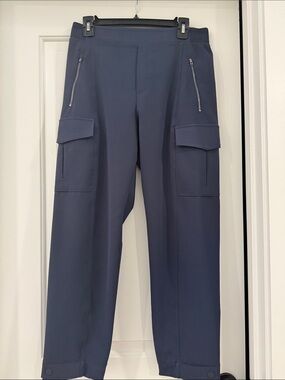 Athleta women’s Endless cargo pants